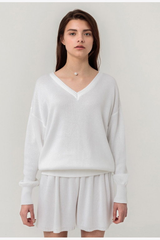 Tommy white color
knit sweater