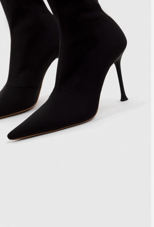 Kim black stretch
ankle boots /9cm/
