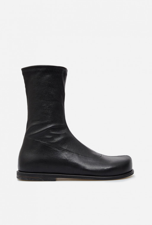 Lenny black leather boots with zipper