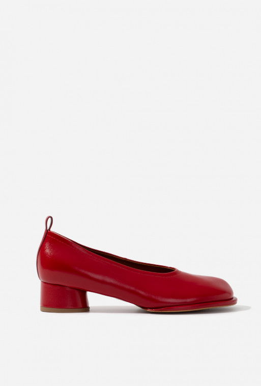 Natalie red leather pumps