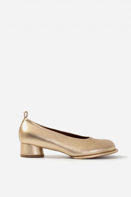 NATALIE gold pumps