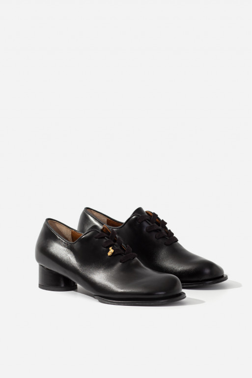 BETTE black oxfords