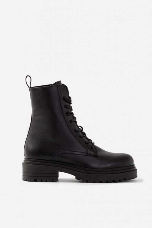 RIRI black leather boots