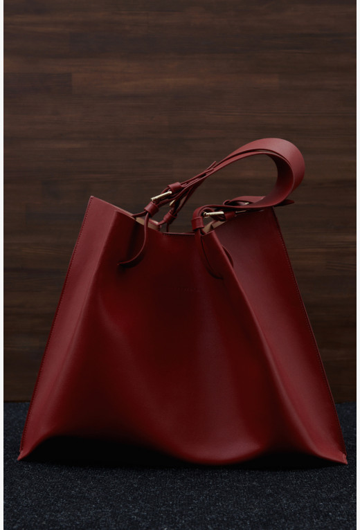 Burgundy color bag best sale