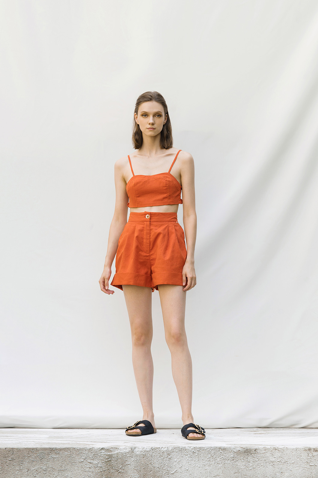 Rolli orange color
shorts