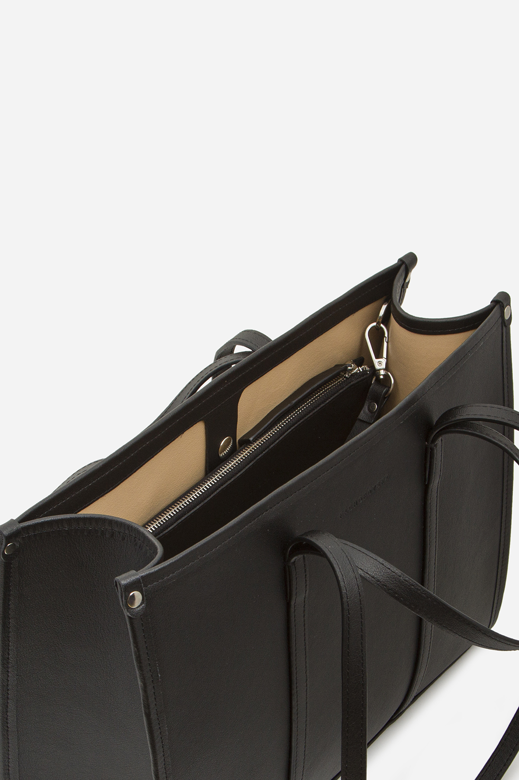 Gina black textured leather
shopper bag /silver/