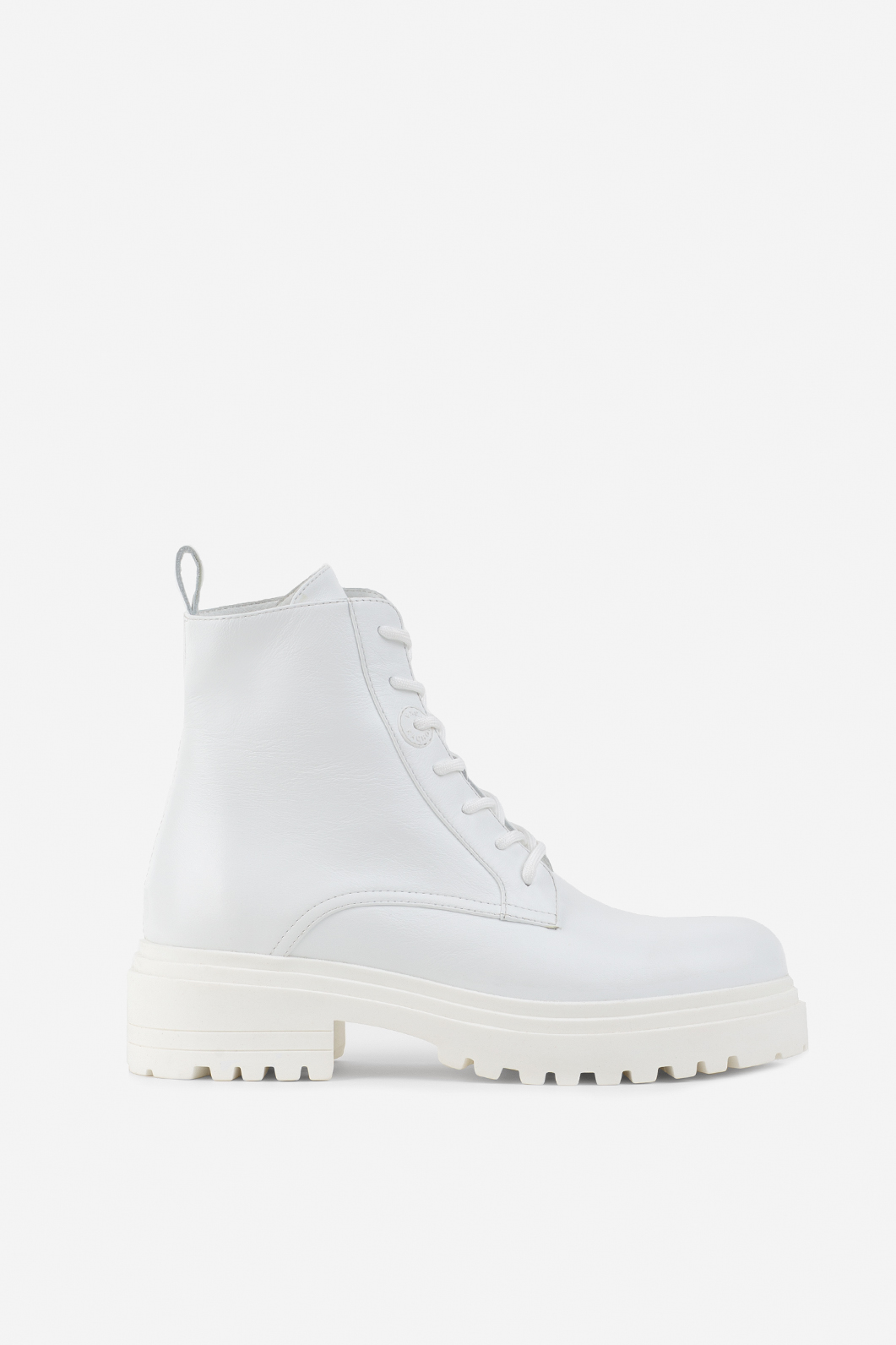 Crush white leather 
platform boots /fur/