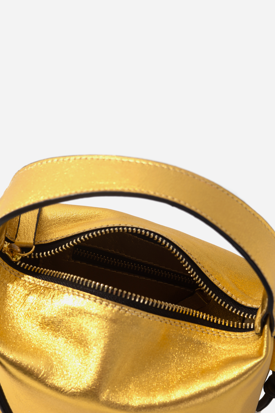 Selma micro gold leather
cross body bag /gold/