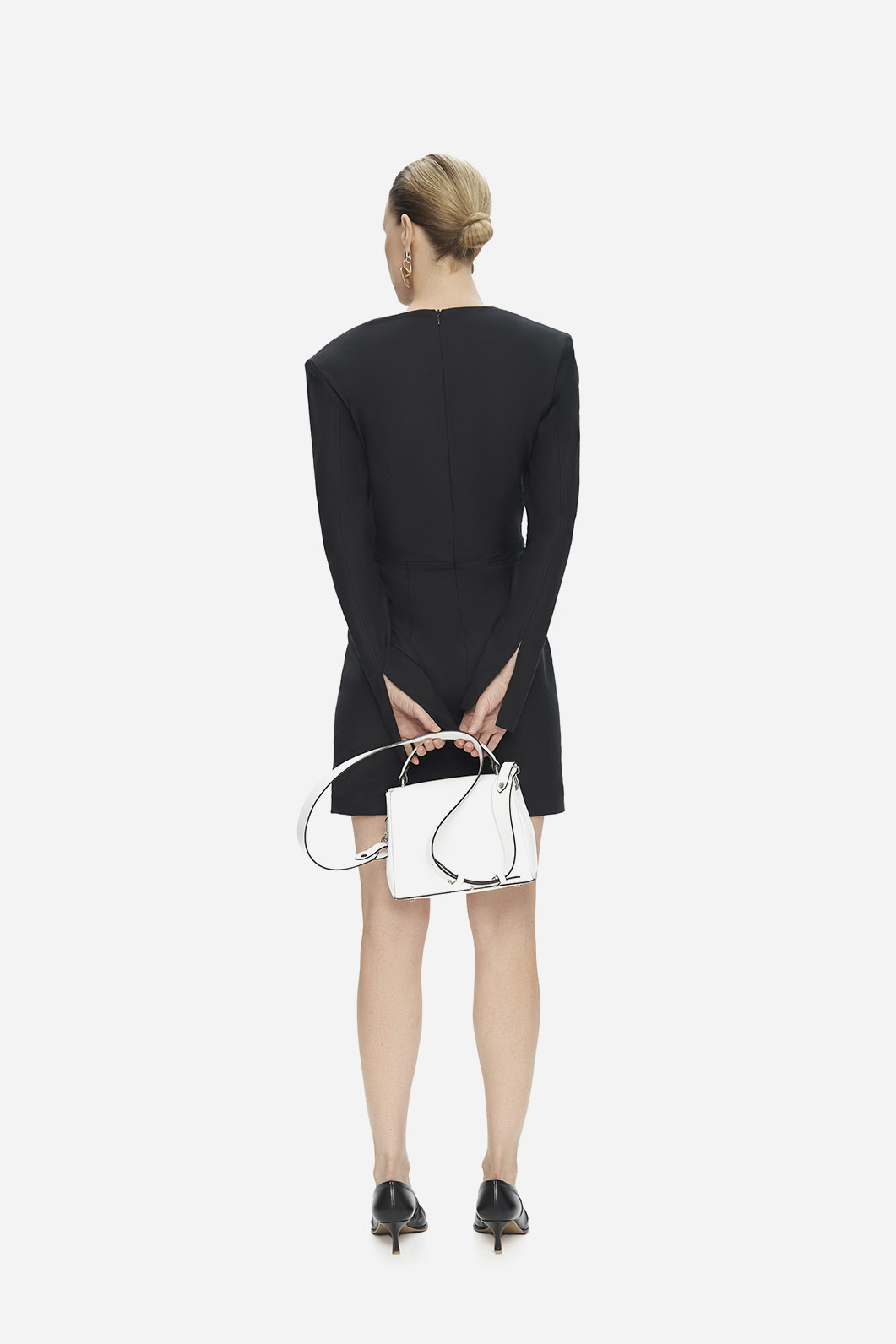 Сукня-міні чорна з рельєфними відстрочками