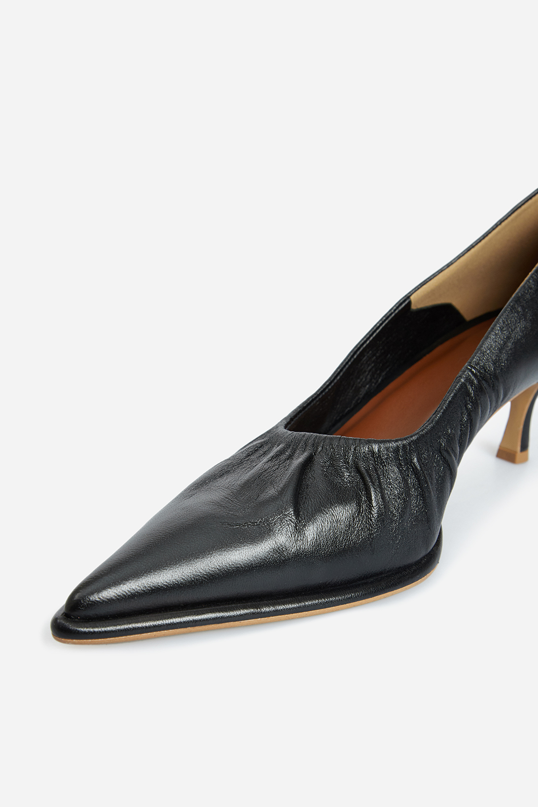 Lusy black leather
pumps / 5cm/