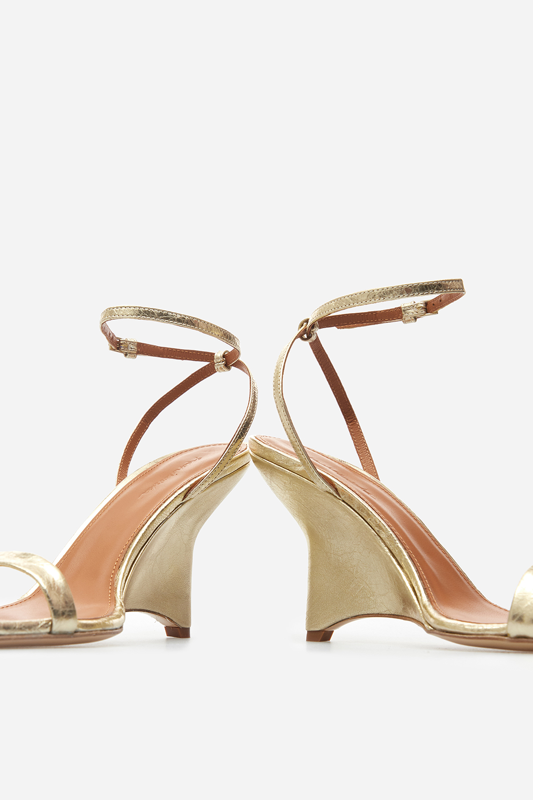 Isa gold leather
sandals