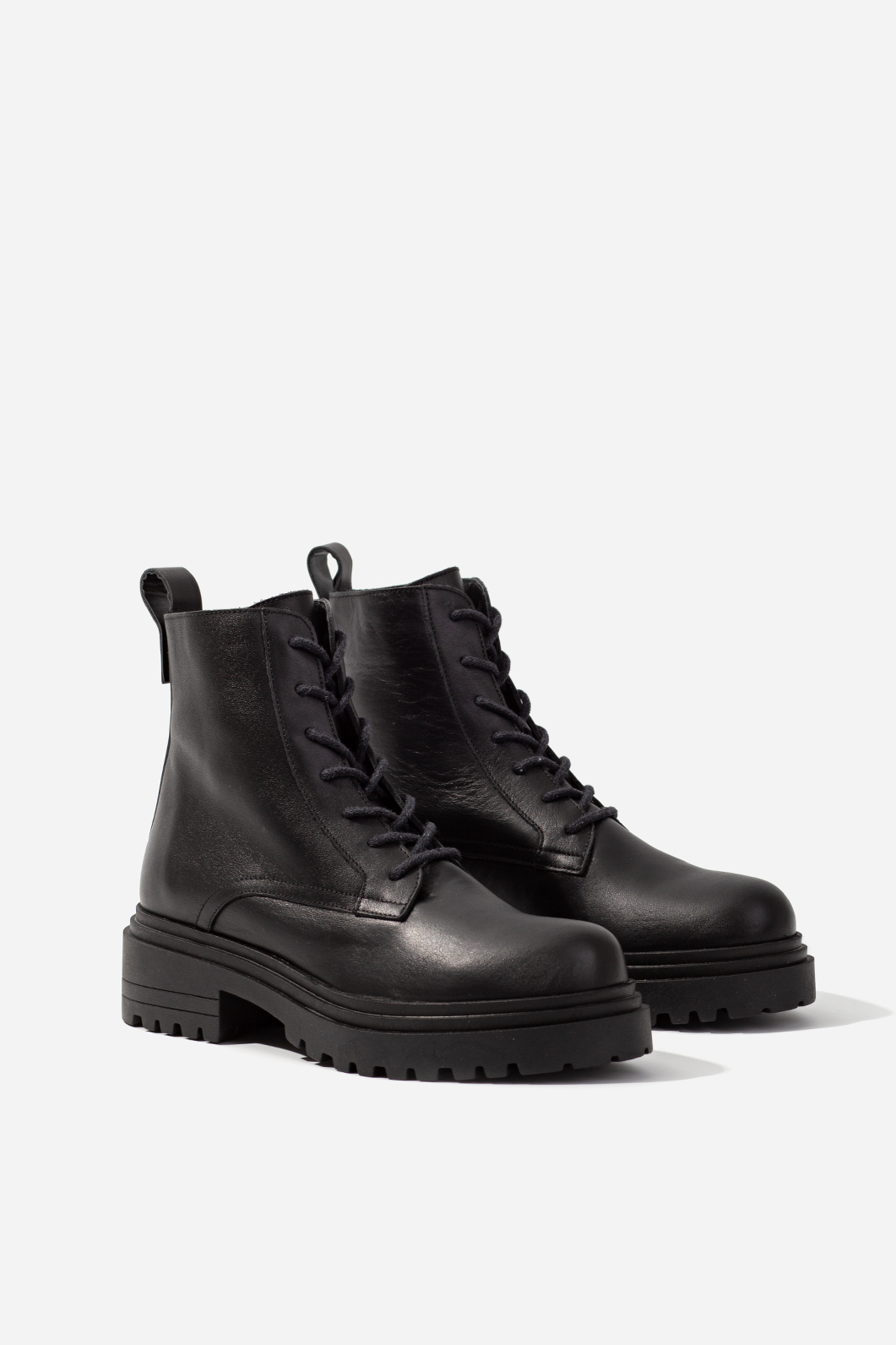 Riri black leather boots with wool