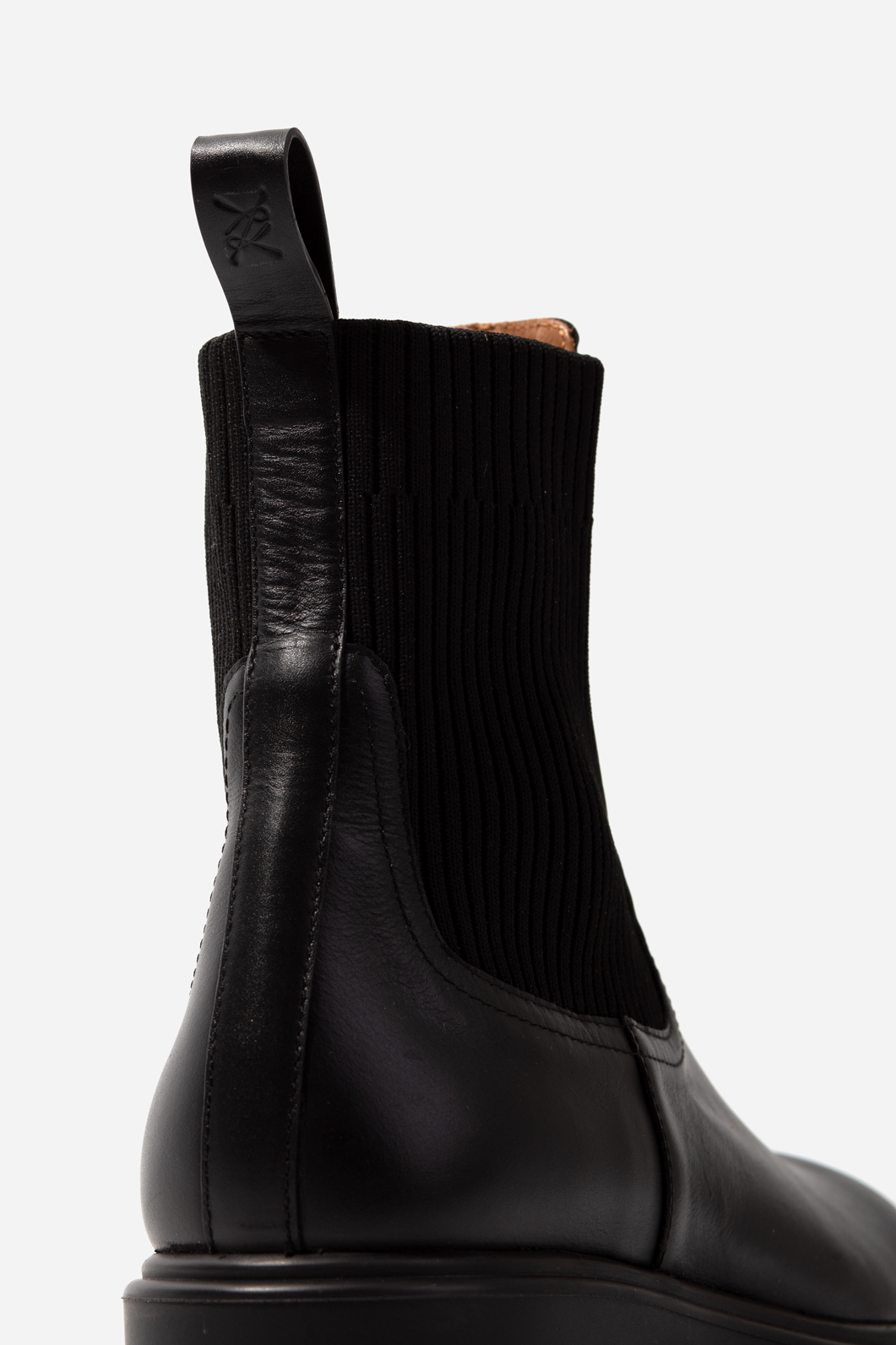 Laura black leather boots /baize/