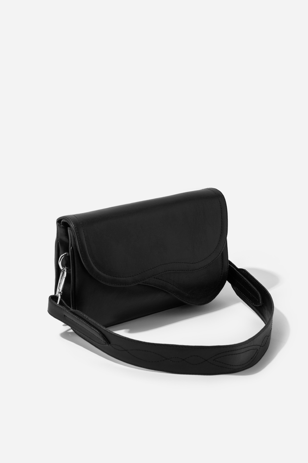 Saddle bag 2
black leather crossbody /silver/