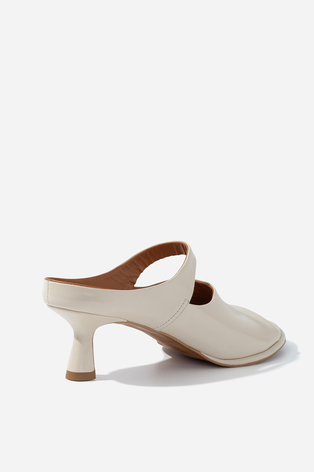 Tracy milky leather sandals