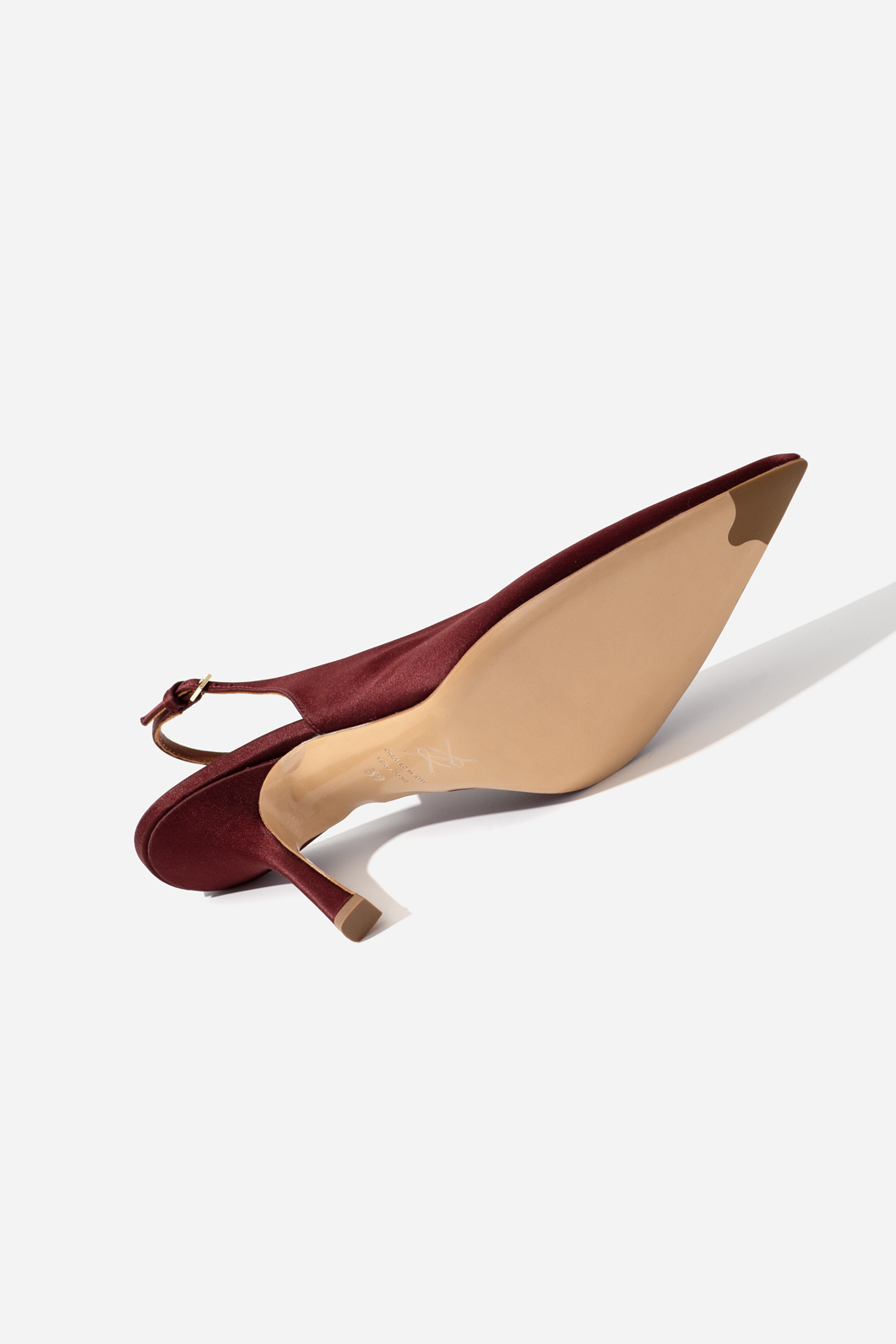 ROOMY bordeaux slingbacks