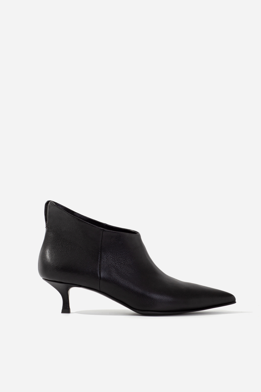 CONSTANCE black ankle boots